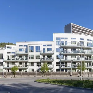 3 Sleeping For 82m2 Which Direct Traffic To Airport And Center Bergen